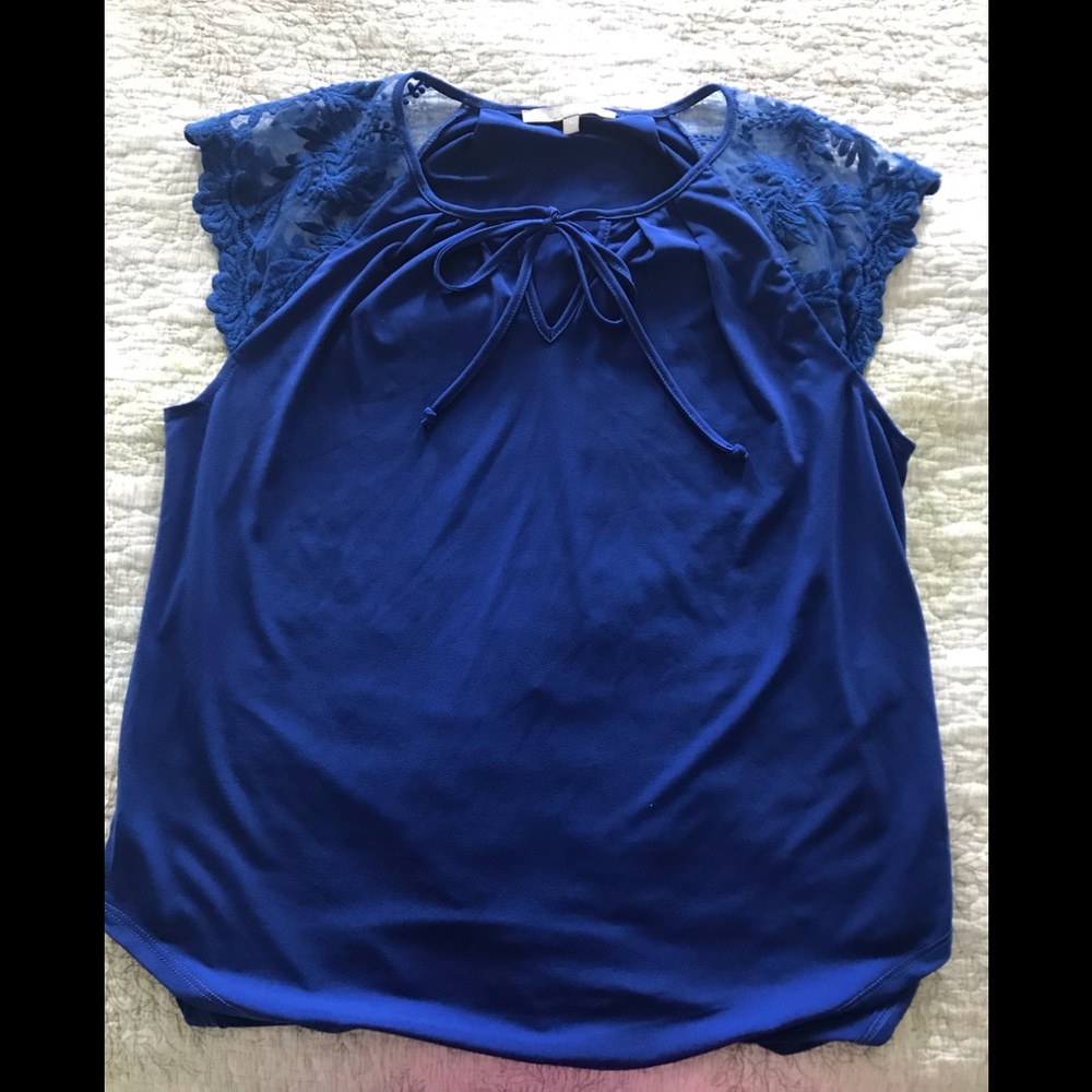 ❤️ 3/$15 BUNDLE and SAVE!❤️ Royal blue lace top
